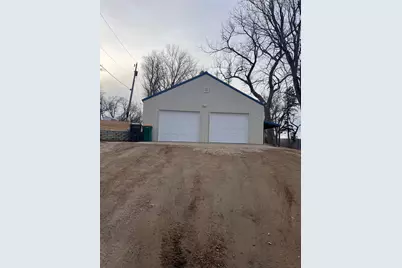 102 Grant Street S, Lake Benton, MN 56149 - Photo 3