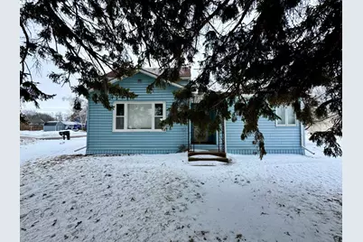 810 2nd Street NE, Roseau, MN 56751 - Photo 1