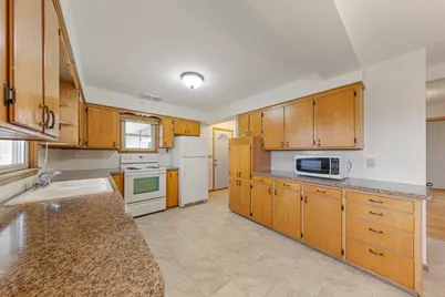 2335 4th Street NW, Faribault, MN 55021 - Photo 9