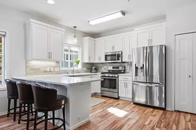 138 Willoughby Way W, Hopkins, MN 55305 - Photo 13