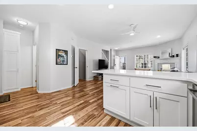 138 Willoughby Way W, Hopkins, MN 55305 - Photo 17