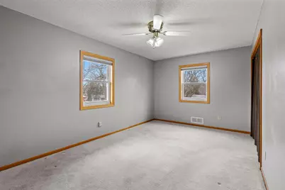 807 Rose Place, Roseville, MN 55113 - Photo 35