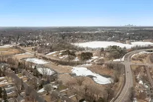 807 Rose Pl, Roseville, MN 55113 - Photo 61