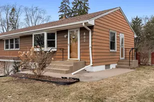 807 Rose Pl, Roseville, MN 55113 - Photo 3