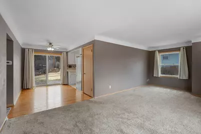 807 Rose Place, Roseville, MN 55113 - Photo 9