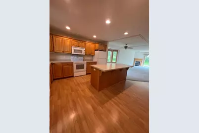 572 Williamsburg Place, New Richmond, WI 54017 - Photo 9