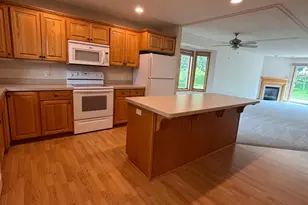 572 Williamsburg Pl, New Richmond, WI 54017 - Photo 9