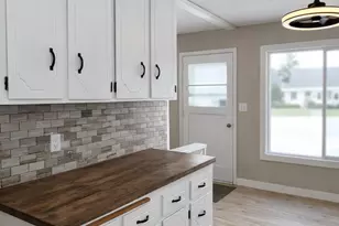 402 Kent Rd, Hoyt Lakes, MN 55750 - Photo 3