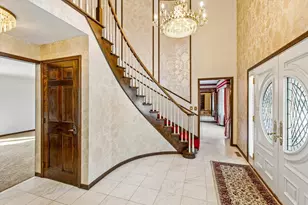 205 Hillcrest Ct, Burnsville, MN 55337 - Photo 3