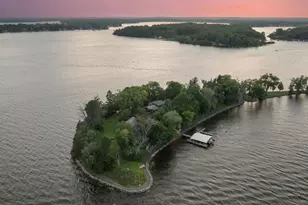 1000 Gale Island, Shorewood, MN 55331 - Photo 1