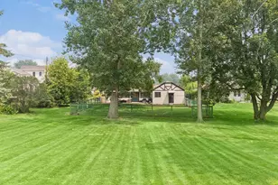 2123 Fairways Ln, Roseville, MN 55113 - Photo 5