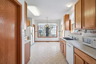 442 Meadowood Ln, Burnsville, MN 55337 - Photo 11