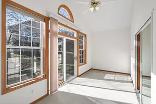 442 Meadowood Ln, Burnsville, MN 55337 - Photo 9