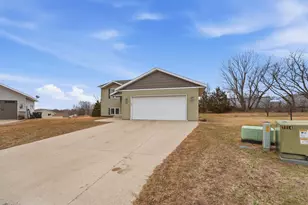 210 Carroll Ct, Paynesville, MN 56362 - Photo 25