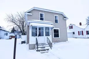 720 Arnold Ave N, Thief River Falls, MN 56701 - Photo 1