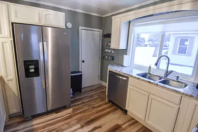 720 Arnold Avenue N, Thief River Falls, MN 56701 - Photo 17