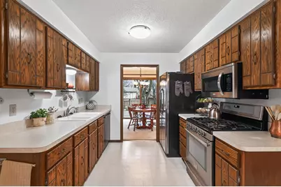 10156 Pilgrim Lane N, Maple Grove, MN 55369 - Photo 5