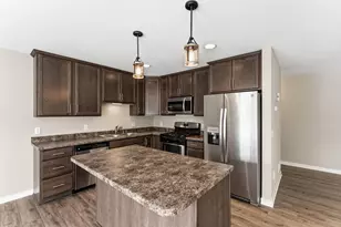 18610 Jonesboro Ct, Lakeville, MN 55044 - Photo 3