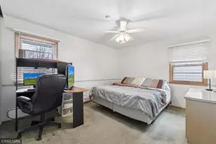 8238 Oakland Ave S, Bloomington, MN 55420 - Photo 11