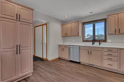 2608 10th Street SW, Willmar, MN 56201 - Photo 9