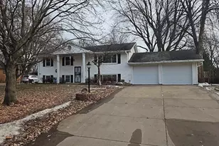 6017 Bethia Ln, Minneapolis, MN 55429 - Photo 3