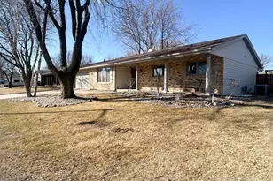 1166 Maplewood Dr, Worthington, MN 56187 - Photo 5