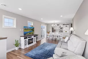 8067 Abercrombie Ln, Woodbury, MN 55129 - Photo 7