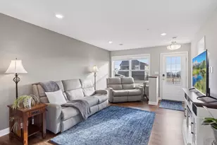 8067 Abercrombie Ln, Woodbury, MN 55129 - Photo 5