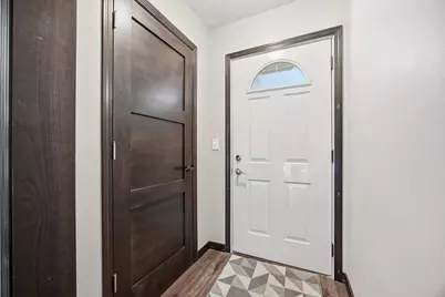 1813 13th Street S, Moorhead, MN 56560 - Photo 3