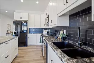 3355 Iris Dr, Eau Claire, WI 54703 - Photo 17