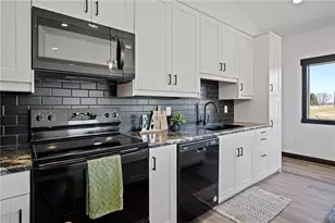 3355 Iris Dr, Eau Claire, WI 54703 - Photo 19