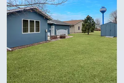 818 E 2nd Street N, Truman, MN 56088 - Photo 3