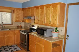 1901 Yorkshire Ave S, Hopkins, MN 55305 - Photo 9