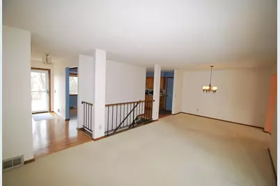 1901 Yorkshire Avenue S, Hopkins, MN 55305 - Photo 13