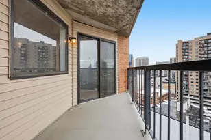 78 10th St E, Saint Paul, MN 55101 - Photo 21