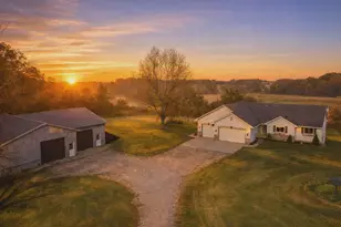 29776 Hayes Ave, Northfield, MN 55057 - Photo 3