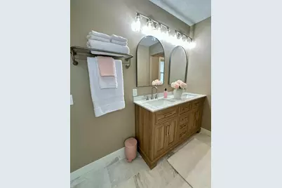 4021 Pebblebrook Drive, Bloomington, MN 55437 - Photo 19