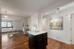 48 Groveland Terrace, Minneapolis, MN 55403 - Photo 3