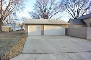 707 Ford Ave N, Glencoe, MN 55336 - Photo 3