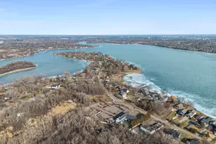 10806 S Shore Dr, Plymouth, MN 55441 - Photo 5