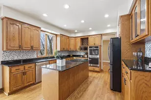 6340 Summit Cir, Chanhassen, MN 55317 - Photo 13