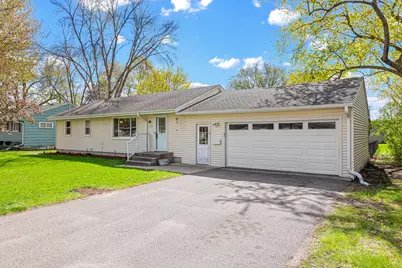 1324 Valley Street, Chaska, MN 55318 - Photo 3