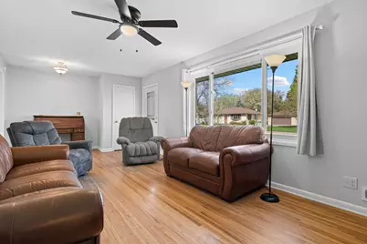 1324 Valley Street, Chaska, MN 55318 - Photo 5