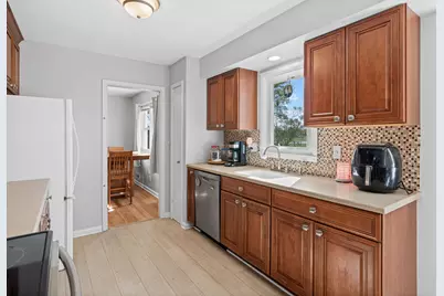 1324 Valley Street, Chaska, MN 55318 - Photo 9