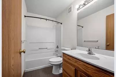 2945 Village Circle, Chanhassen, MN 55317 - Photo 17