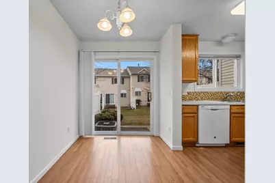 2945 Village Circle, Chanhassen, MN 55317 - Photo 9