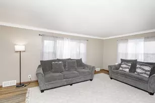 1020 12th St S, Moorhead, MN 56560 - Photo 9