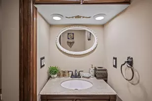 2233 Fremont Ave E, Saint Paul, MN 55119 - Photo 27