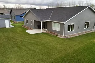 604 Lanigan Way S E, Saint Joseph, MN 56374 - Photo 5