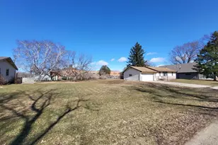 1605 25th St SE, Rochester, MN 55904 - Photo 3